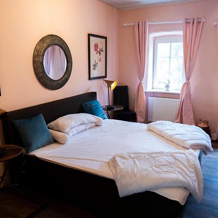 Hotel Und Restaurant Halbinsel 블리에스카스텔 외부 사진