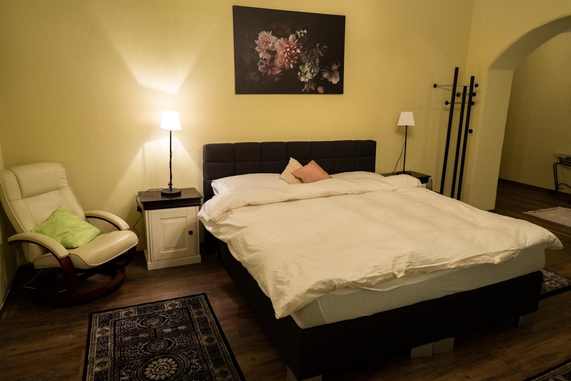 Hotel Und Restaurant Halbinsel 블리에스카스텔 외부 사진